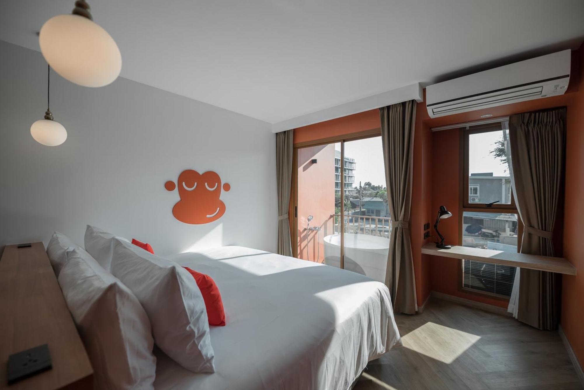 Blu Monkey Hub And Hotel Bangsaen Room photo